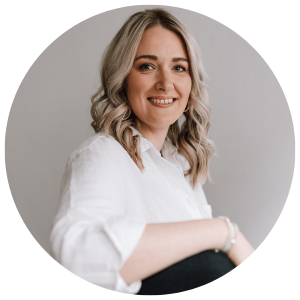 Business-Portrait einer selbstständigen Frau für einen professionellen Auftritt in Erlangen.